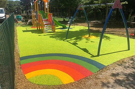 Progettazione parchi giochi, arredo urbano, arredi per esterni: il decreto del MASE sui criteri ambientali minimi