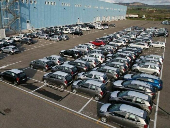 Parco veicolare. Gli indicatori dell’Istat per l’anno 2024. Continua a crescere il tasso di motorizzazione. Si arresta per la prima volta la crescita dei veicoli a combustibili fossili